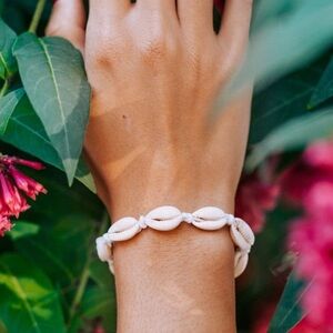 NEW Purelei cowry shell bracelet adjustable